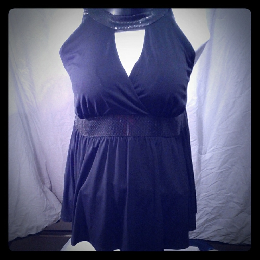 Black V-Cut Tank